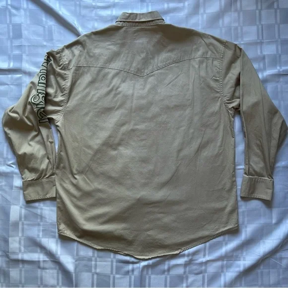 Wrangler Vintage Tan & Green Full Sleeve Button Down Top With Branded Sleeve - Picture 11 of 13